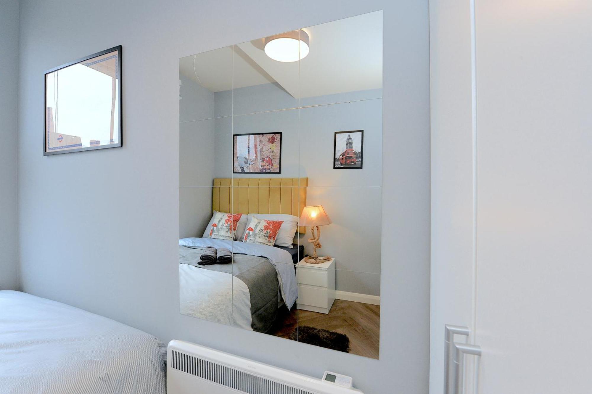 2 Bed Terraced Flat Piccadilly Line Apartment Лондон Екстериор снимка