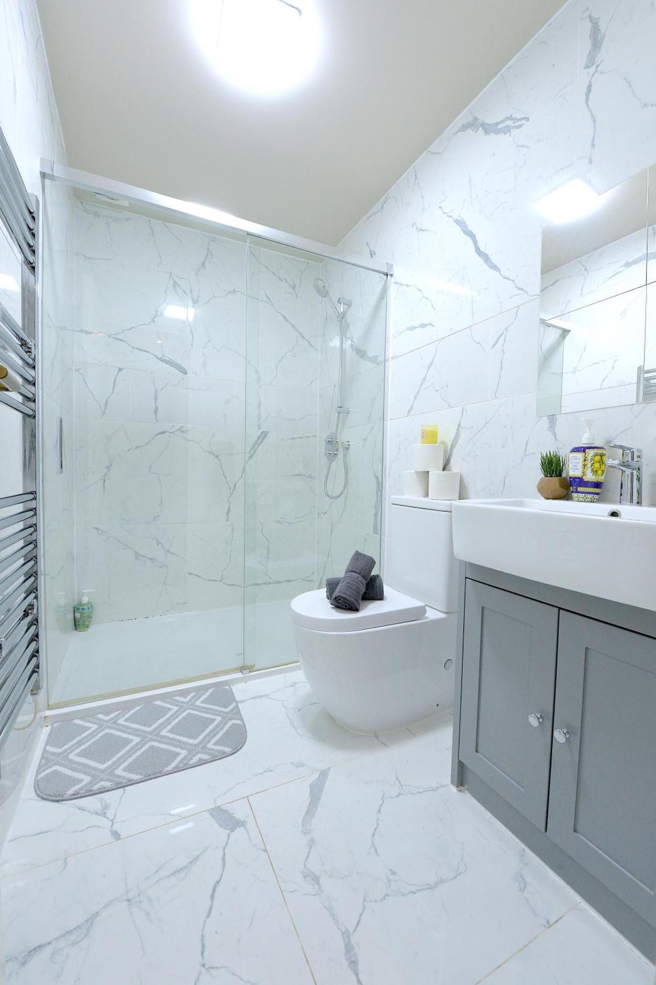 2 Bed Terraced Flat Piccadilly Line Apartment Лондон Екстериор снимка