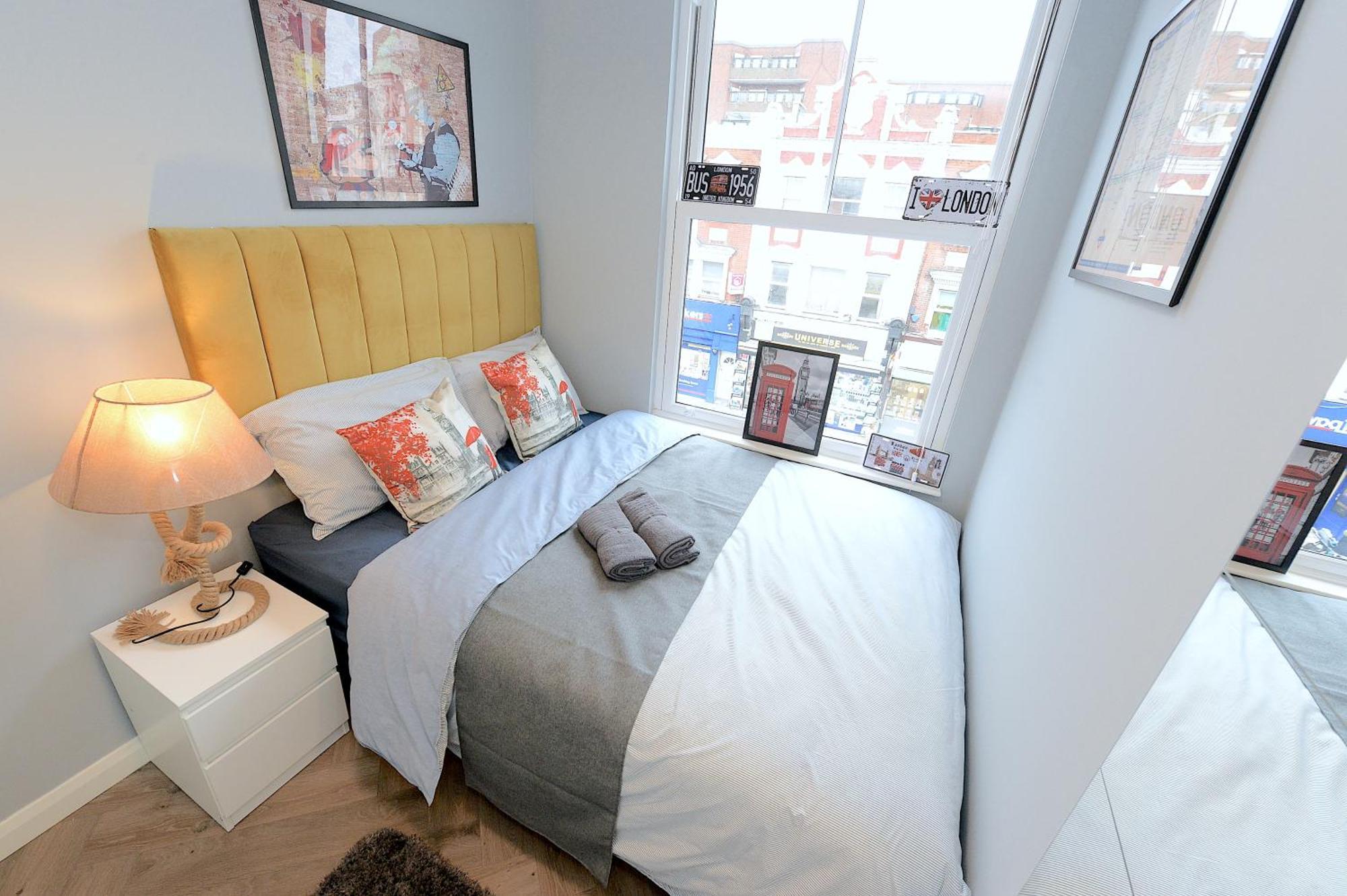 2 Bed Terraced Flat Piccadilly Line Apartment Лондон Екстериор снимка